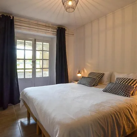 Manoir La Colombiere, Exceptional Cottage, 25 Peoples Bretenoux