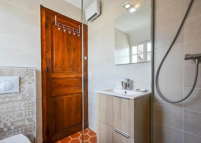 Manoir La Colombiere, Exceptional Cottage, 25 Peoples *