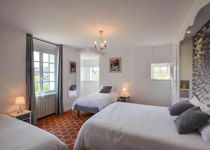 Manoir La Colombiere, Exceptional Cottage, 25 Peoples * Bretenoux